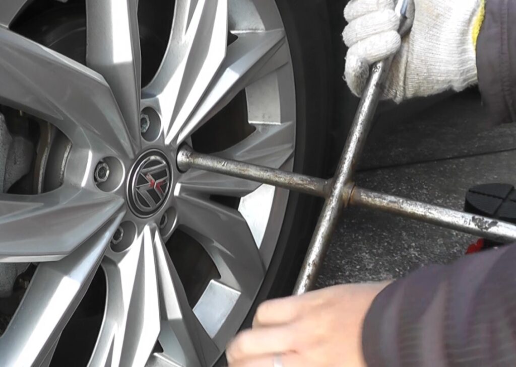 車 カーケア 輸入車のタイヤ交換 ハブボルトとガイドバー 車 カーケア 輸入車のタイヤ交換 ハブボルトとガイドバー