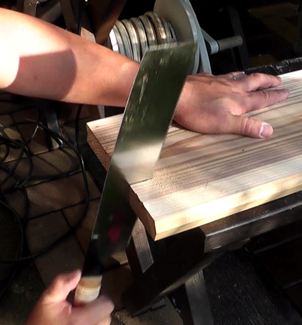 電動丸ノコが使えない部分の木材の切断で一番融通が利く加工方法は手ノコ