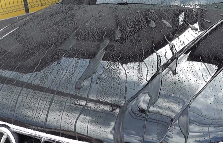 １か月放置した日本ライティング製ガラスコーティング剤のシラザン50を洗車したら撥水性が復活した