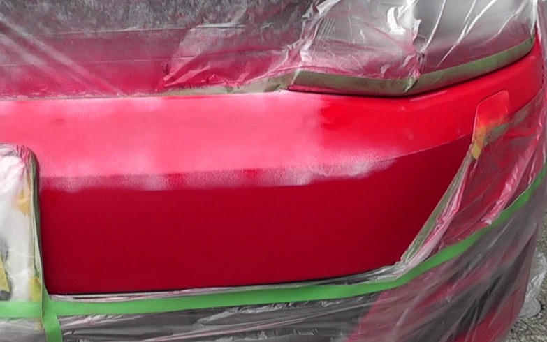 車にスプレー塗装する場合は塗料を薄く塗り重ねるとよいらしい